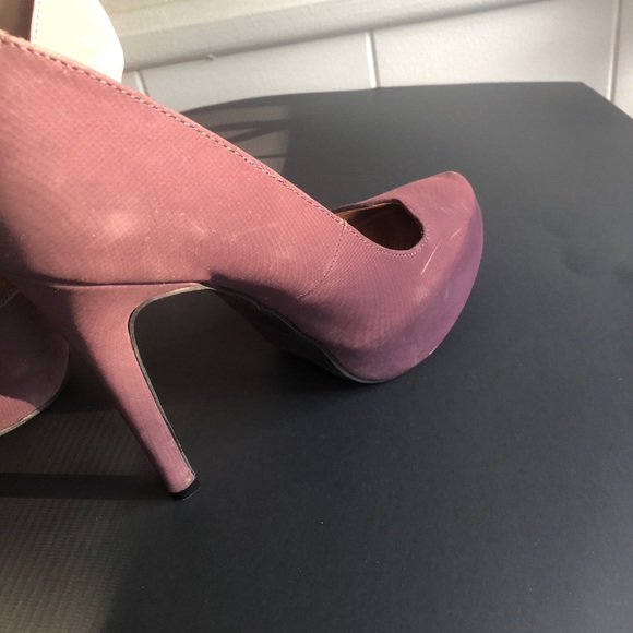 Heels - Picture 2 of 4